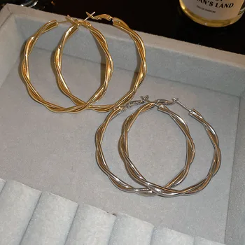  Преувеличенно обернутые металлические геометрические круглые серьги-кольца для женщин Легкие роскошные подарочные ювелирные изделия для вечеринок